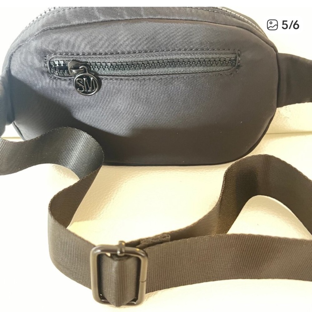 Steve Madden Black Rhinestone Belt Bag Multi Zipper Compartments - Picture 6 of 7